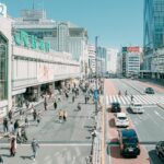 Синдзюку Токио станция дневной вид люди